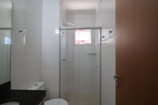 Banheiro da Suíte de apartamento para alugar com 1 quarto, 45m² em Jardim Paulista, Ribeirão Preto