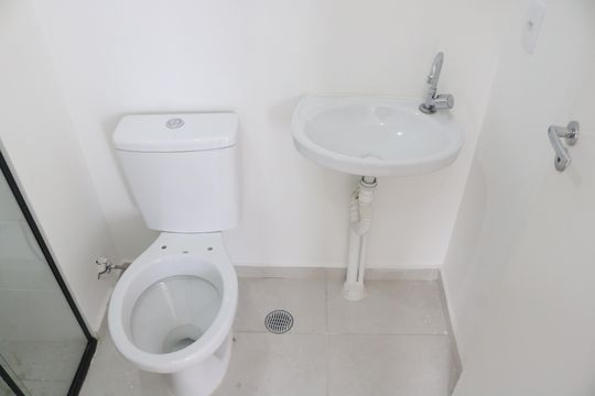 Banheiro de apartamento à venda com 2 quartos, 32m² em Várzea da Barra Funda, São Paulo