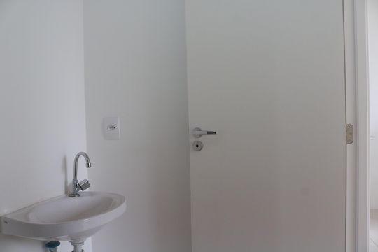 Banheiro de apartamento à venda com 2 quartos, 32m² em Várzea da Barra Funda, São Paulo