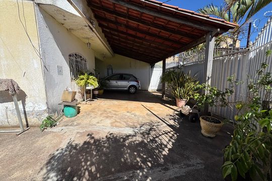 Casa à venda com 4 quartos, 197m² em Qr 404, Brasília