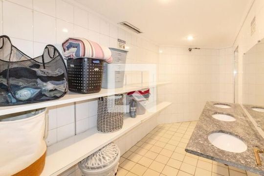 Cozinha de apartamento à venda com 2 quartos, 53m² em Vila Nova Conceição, São Paulo