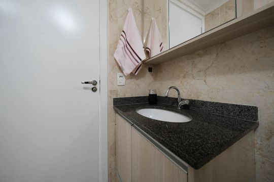 Banheiro de apartamento para alugar com 1 quarto, 36m² em Jardim Santa Teresinha, São Paulo