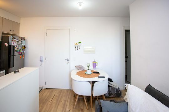 Sala de apartamento à venda com 2 quartos, 37m² em Jardim Miriam, São Paulo