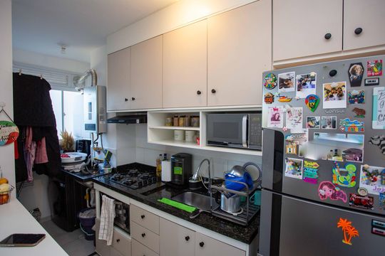 Cozinha de apartamento para alugar com 2 quartos, 37m² em Jardim Miriam, São Paulo