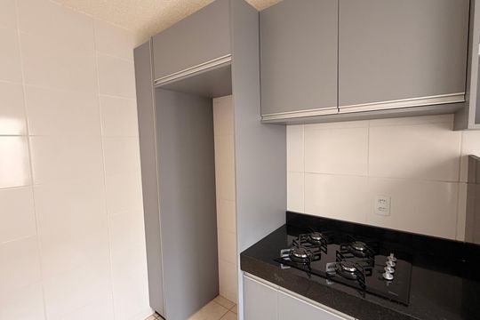 Cozinha de apartamento para alugar com 2 quartos, 43m² em Jardim Imperial, Aparecida de Goiânia, Aparecida de Goiânia