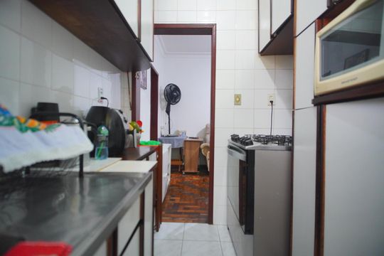 Cozinha de apartamento à venda com 1 quarto, 39m² em Floresta, Porto Alegre