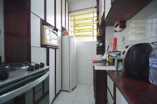 Cozinha de apartamento à venda com 1 quarto, 39m² em Floresta, Porto Alegre