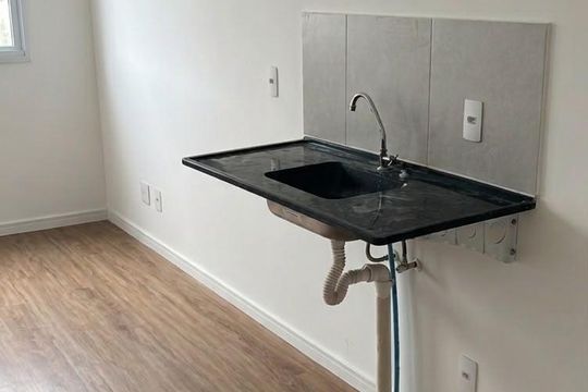 Cozinha de apartamento para alugar com 1 quarto, 25m² em Parque Pan Americano, São Paulo