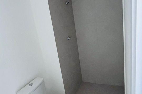 Banheiro de apartamento para alugar com 1 quarto, 25m² em Parque Pan Americano, São Paulo
