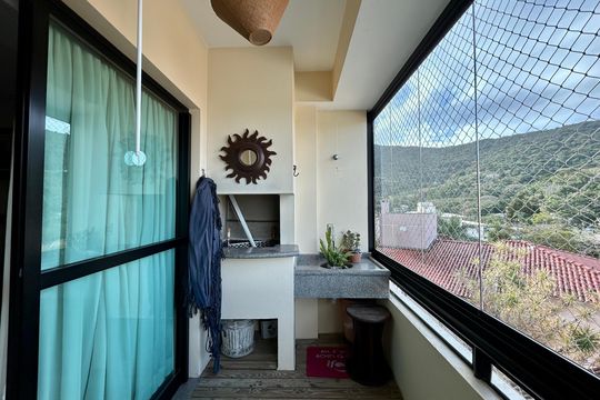 Varanda de apartamento para alugar com 2 quartos, 106m² em Lagoa da Conceição, Florianópolis