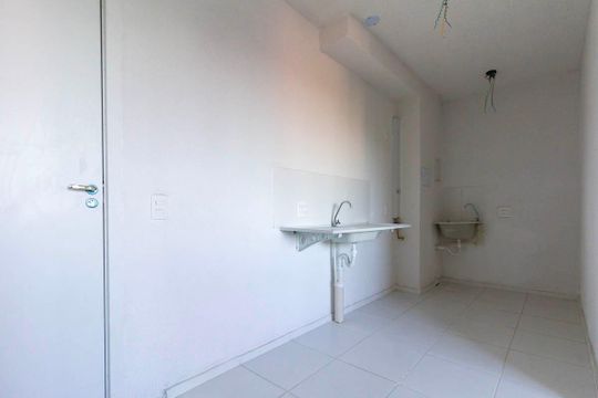 Sala, Cozinha e Área de Serviço de apartamento para alugar com 2 quartos, 33m² em Vila Silvia, São Paulo