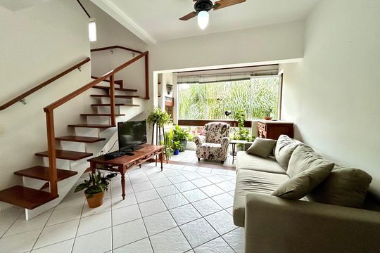 Apartamento para alugar com 3 quartos, 114m² em Canto da Lagoa, Florianópolis
