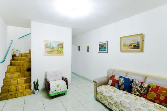 Sala de casa à venda com 4 quartos, 140m² em Jardim Monte Carmelo, Guarulhos