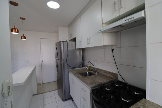 Cozinha de apartamento para alugar com 2 quartos, 61m² em Vila Isa, São Paulo