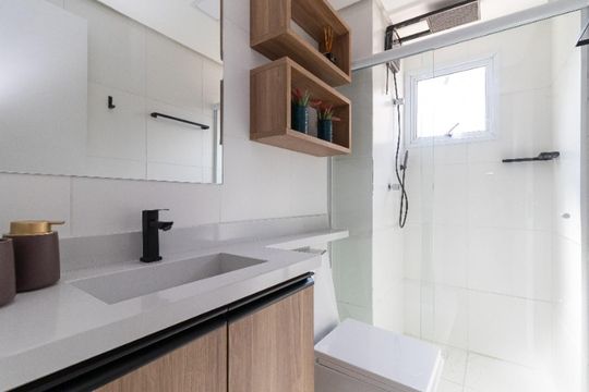 Banheiro de apartamento à venda com 2 quartos, 58m² em Parada Inglesa, São Paulo