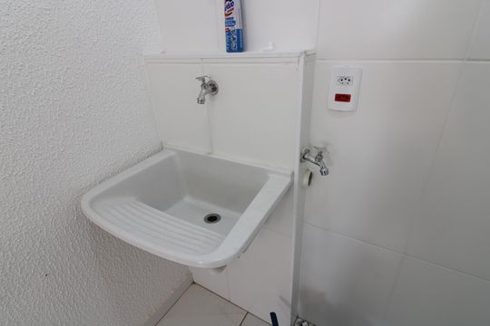 Área de Serviço de apartamento para alugar com 2 quartos, 46m² em Jardim Maringa, São Paulo