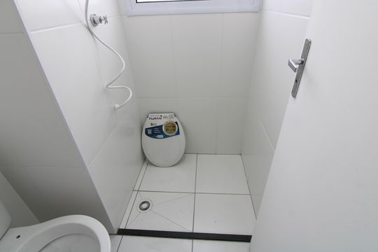 Banheiro de apartamento para alugar com 2 quartos, 46m² em Jardim Maringa, São Paulo