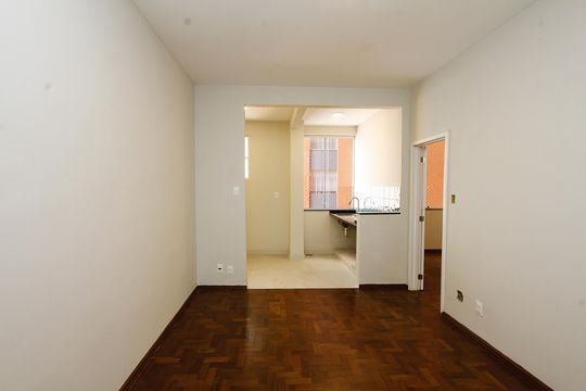 SALA de kitnet/studio à venda com 1 quarto, 40m² em Centro, Belo Horizonte