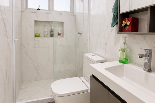 Banheiro de apartamento para alugar com 2 quartos, 65m² em Cristo Redentor, Porto Alegre