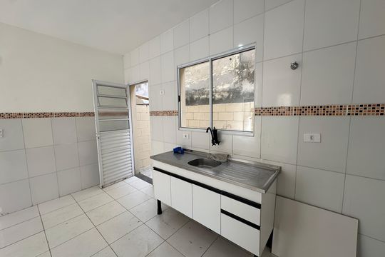Cozinha de casa de condomínio à venda com 2 quartos, 61m² em Chácara do Solar Ii (fazendinha), Santana de Parnaíba