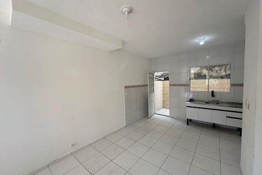 Sala de Estar de casa de condomínio à venda com 2 quartos, 61m² em Chácara do Solar Ii (fazendinha), Santana de Parnaíba
