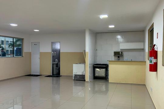 Área externa de apartamento para alugar com 2 quartos, 50m² em Santa Cruz, Rio de Janeiro