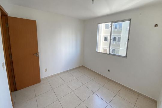 Quarto de apartamento para alugar com 2 quartos, 50m² em Santa Cruz, Rio de Janeiro