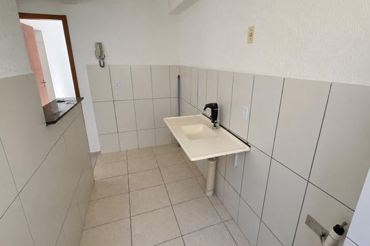 Cozinha de apartamento para alugar com 2 quartos, 50m² em Santa Cruz, Rio de Janeiro