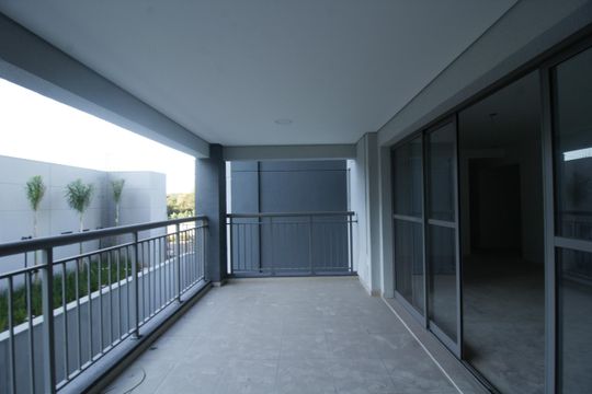 Varanda de apartamento para alugar com 3 quartos, 152m² em City América, São Paulo