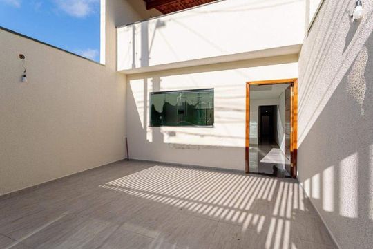 Casa à venda com 3 quartos, 180m² em Jardim Rina, Santo André