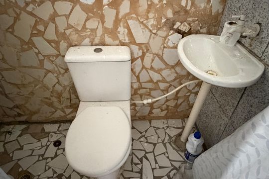 Banheiro de casa de condomínio para alugar com 1 quarto, 35m² em Estuário, Santos