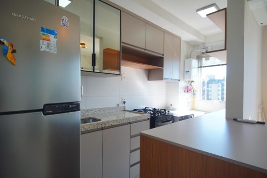 Cozinha de apartamento para alugar com 2 quartos, 57m² em Passo D’areia, Porto Alegre