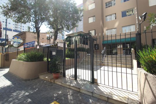 Fachada de apartamento para alugar com 2 quartos, 65m² em Vila Olímpia, São Paulo