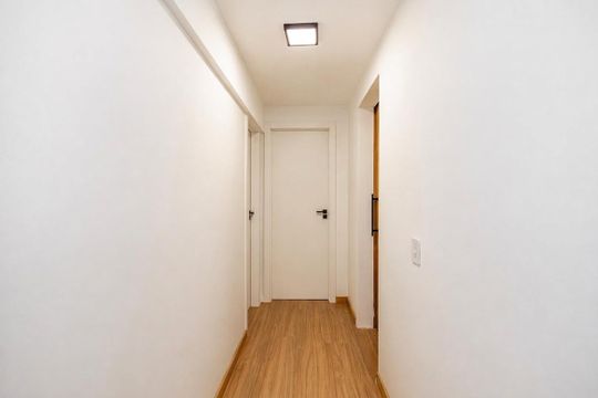 Corredor de apartamento para alugar com 2 quartos, 59m² em Portão, Curitiba
