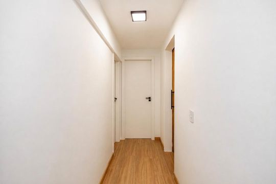 Corredor de apartamento para alugar com 2 quartos, 59m² em Portão, Curitiba