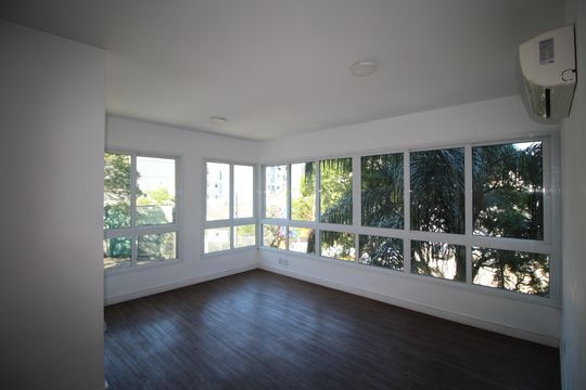 Sala de apartamento para alugar com 2 quartos, 80m² em Petrópolis, Porto Alegre