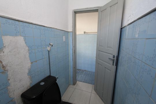 Banheiro social de casa para alugar com 2 quartos, 150m² em Jardim Montanhês, Belo Horizonte