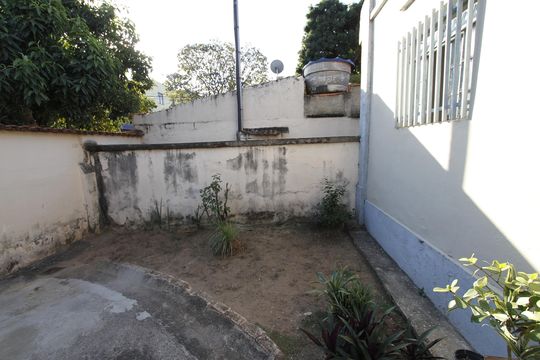 Jardim de casa para alugar com 2 quartos, 150m² em Jardim Montanhês, Belo Horizonte