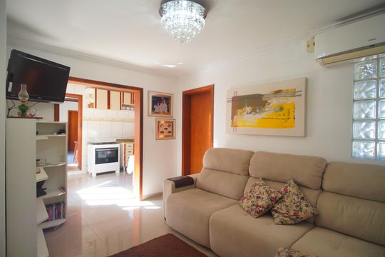 Sala 2 de casa à venda com 5 quartos, 300m² em Industrial, Novo Hamburgo