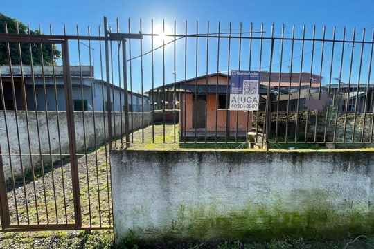 Fachada  de casa para alugar com 2 quartos, 64m² em Scharlau, São Leopoldo