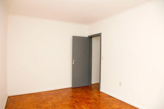 Quarto de apartamento à venda com 1 quarto, 50m² em Menino Deus, Porto Alegre