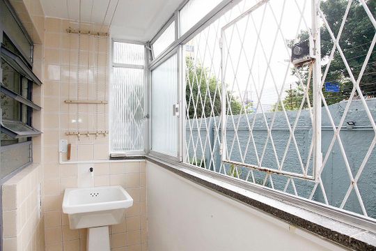 Área de serviço de apartamento à venda com 1 quarto, 50m² em Menino Deus, Porto Alegre