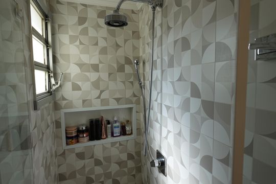 Banheiro de apartamento à venda com 2 quartos, 55m² em Bosque da Saúde, São Paulo