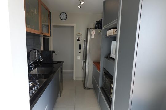 Cozinha de apartamento à venda com 2 quartos, 55m² em Bosque da Saúde, São Paulo