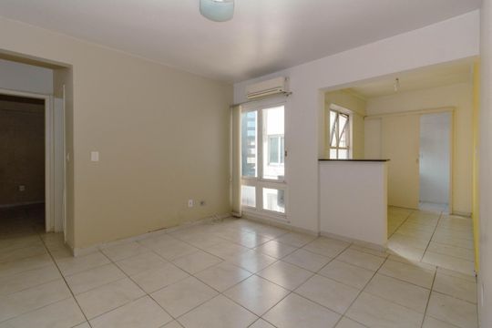 Sala de apartamento para alugar com 1 quarto, 48m² em Centro Histórico, Porto Alegre