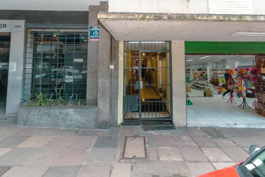 Fachada de apartamento para alugar com 1 quarto, 54m² em Centro Histórico, Porto Alegre