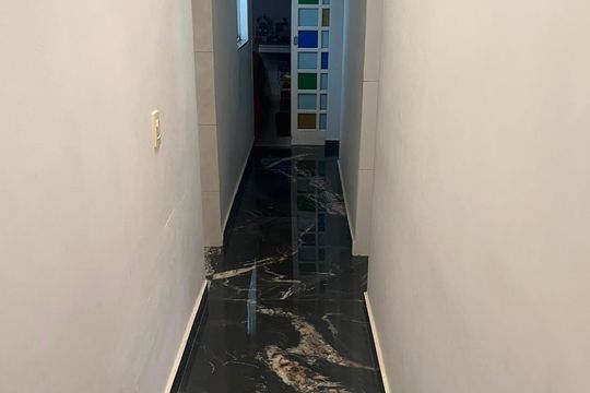 Corredor de casa à venda com 4 quartos, 110m² em Parque Casa de Pedra, São Paulo