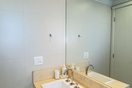 Banheiro da Suíte 2 de apartamento para alugar com 2 quartos, 105m² em Jardim Prainha, São Paulo