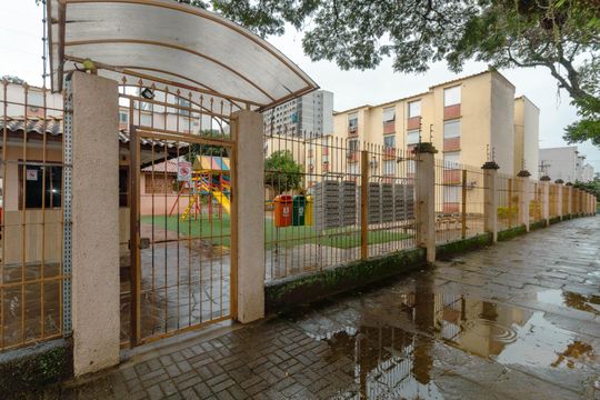 Fachada de apartamento para alugar com 1 quarto, 48m² em São Sebastião, Porto Alegre