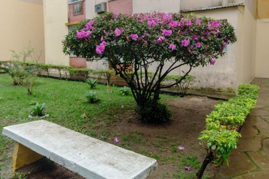 Área externa de apartamento para alugar com 1 quarto, 48m² em São Sebastião, Porto Alegre